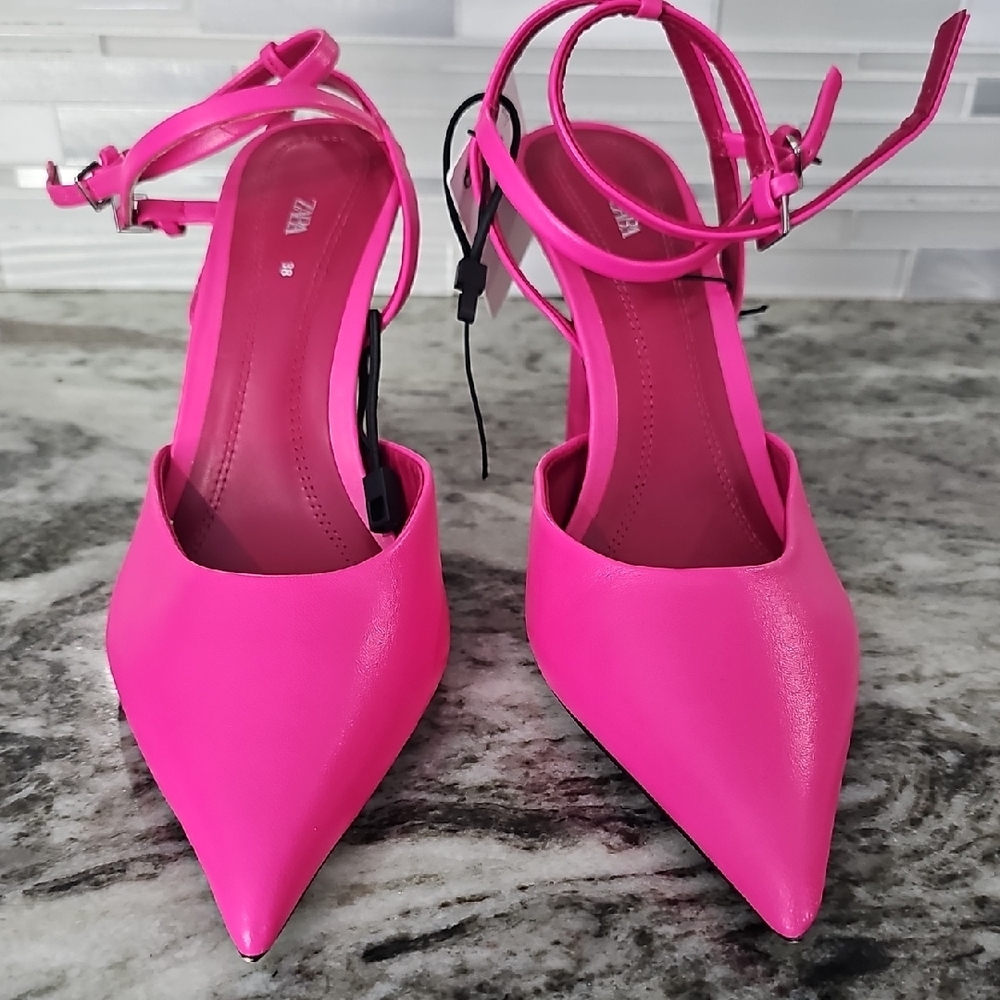Zara Women's Vibrant Pink Pointed Heels